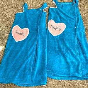 SunnyDay | Pair Luxury Teal Colored Terry Cloth Pink Heart Pocket Sauna Robes